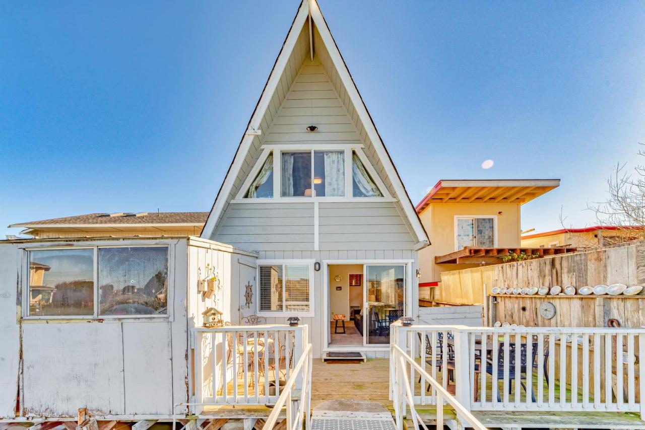 Cottage On The Canal Eureka Exterior photo