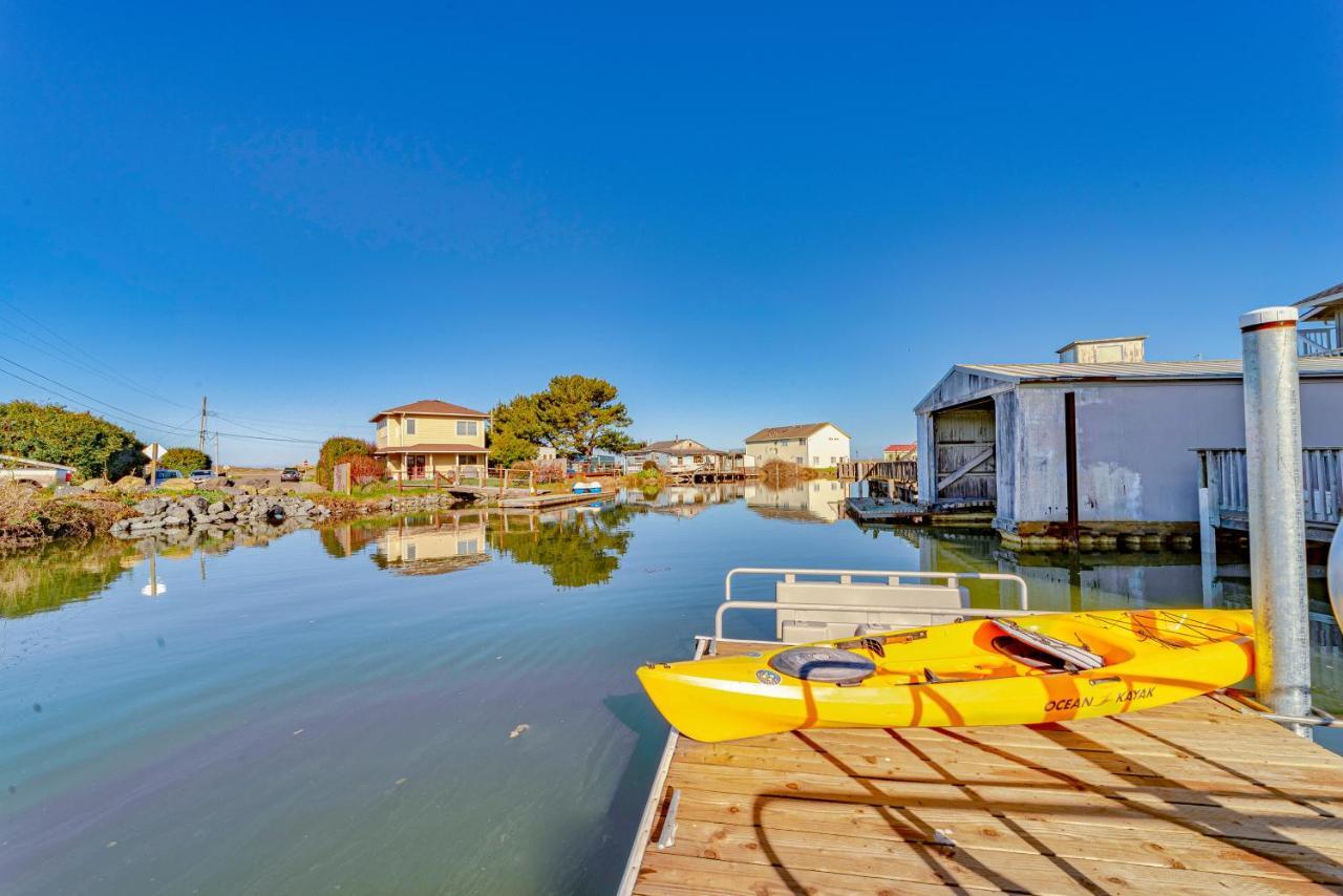 Cottage On The Canal Eureka Exterior photo