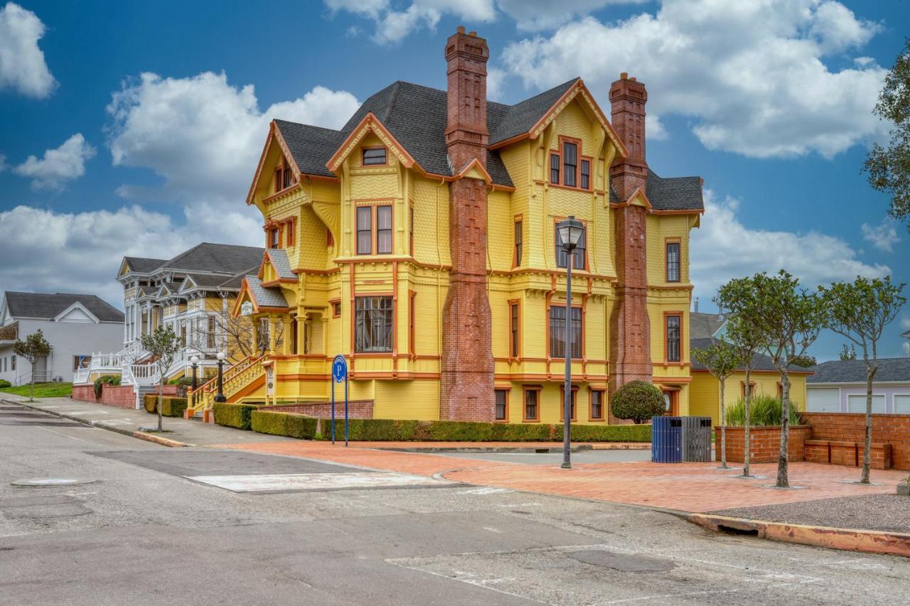 Cottage On The Canal Eureka Exterior photo